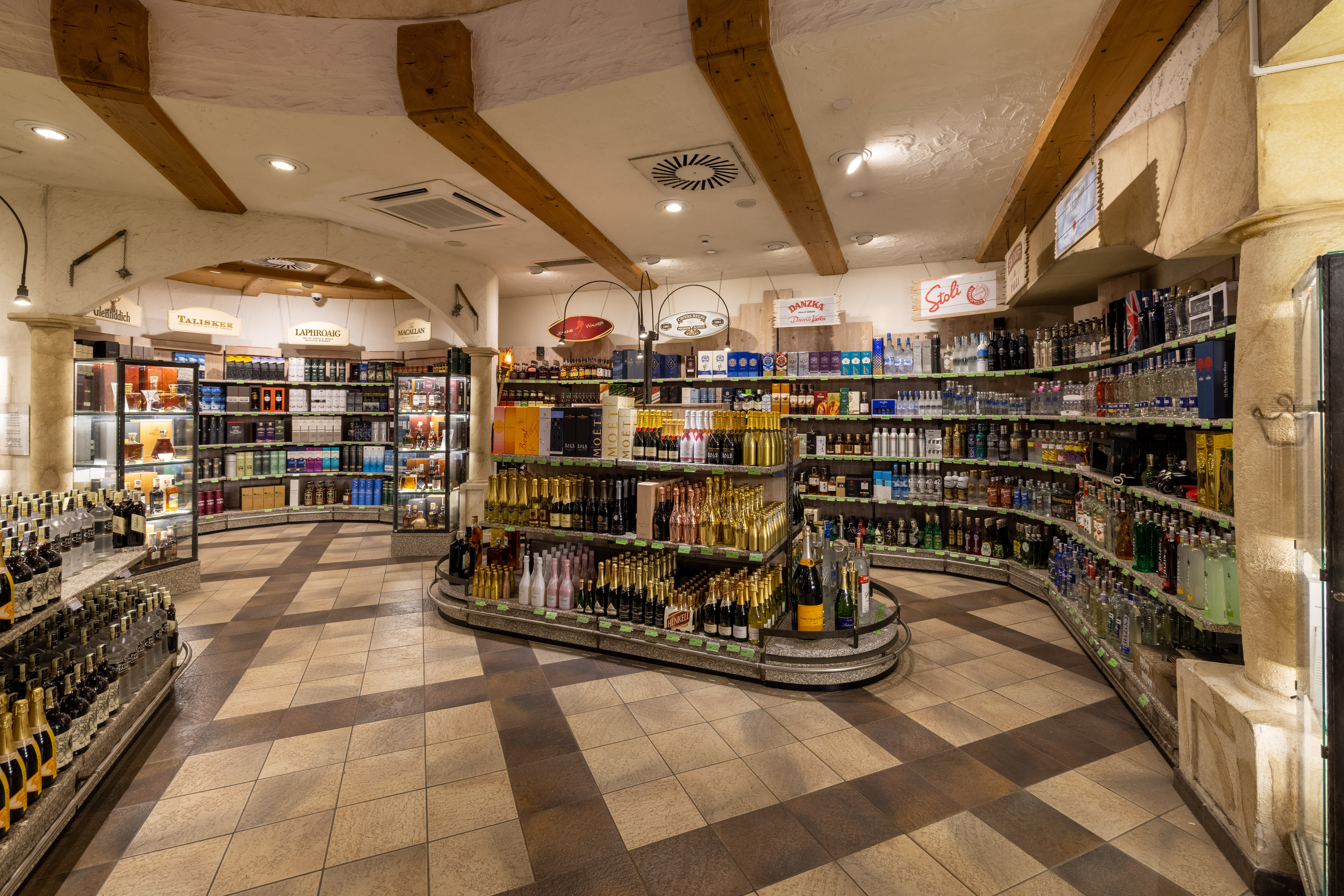 Excalibur Free Shop